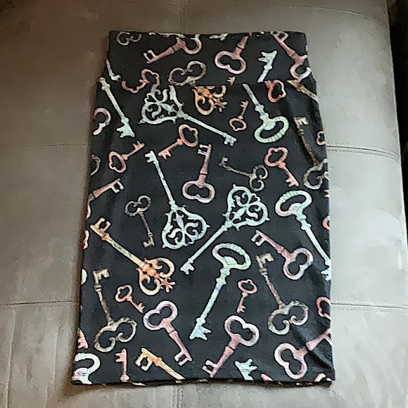 Lularoe Old Fashion Key Pattern Pencil Skirt Size Small - Picture 1 of 8